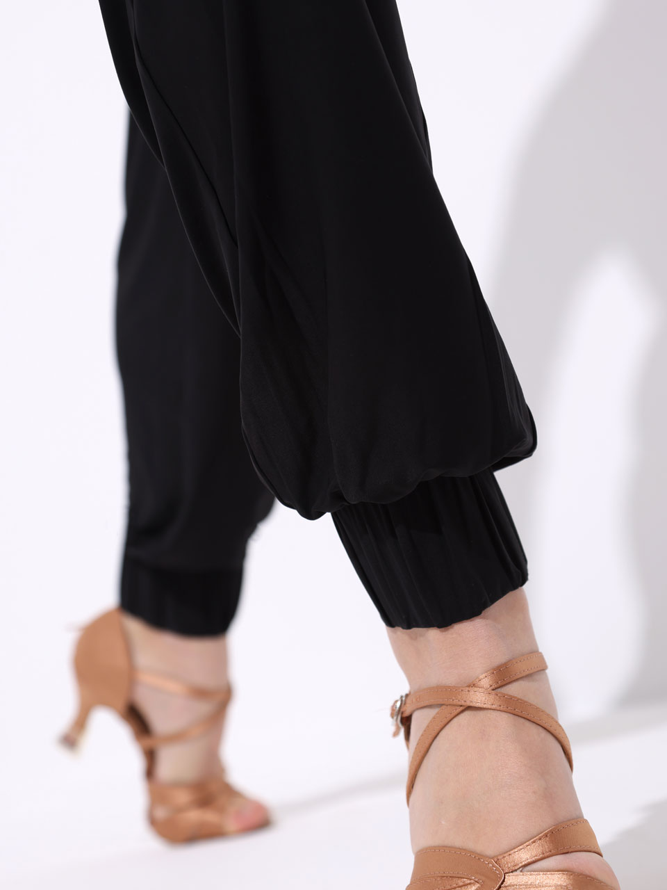 Комплект (брюки Classic Latin+топ Velvet) для бальных танцев, цвет Черный 